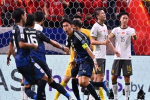 Mengejutkan

Tendangan Bola Mati Pemain Jepang Buat Lawan Terkejut!