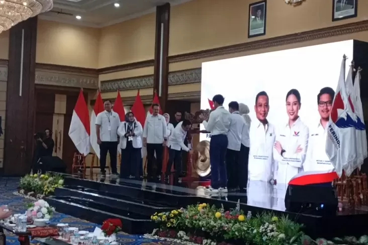 Sekjen AYP Resmi Buka Bimtek Anggota Legislatif Perindo 2024-2029 dengan Ditandai Pemukulan Gong
