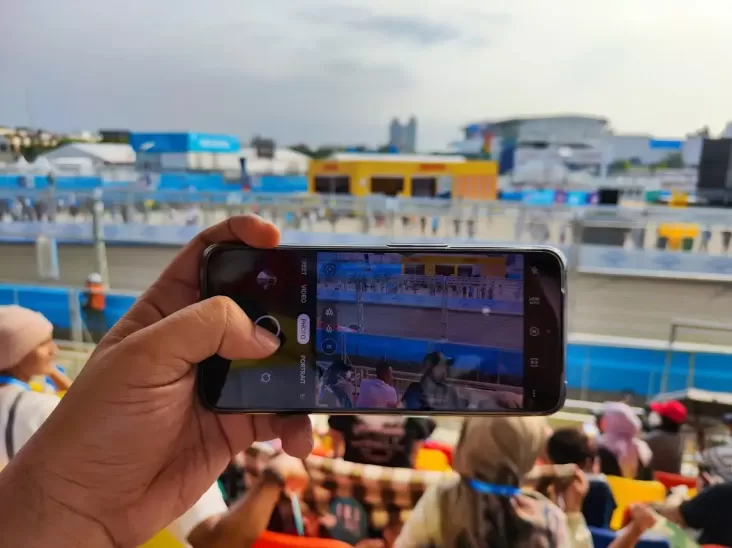 "Rahasia Sukses Mengatasi HP realme yang Lemot, Simak Panduan Mudah dan Efektif Ini!"