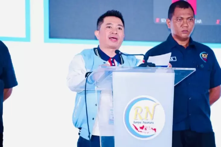 Pemecatan Jokowi, Gibran, dan Bobby dari PDIP Mengundang Antusiasme Masyarakat yang Tinggi