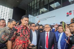 Diperiksa KPK 3 Jam, Hasto Keluar Tanpa Kenakan Rompi Oranye Tahanan