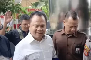 Profil Ronny Sompie, Pensiunan Jenderal Polisi yang digunakan Diperiksa KPK Terkait Kasus Harun Masiku