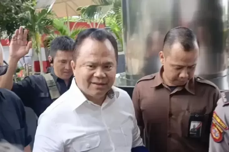 Profil Ronny Sompie, Pensiunan Jenderal Polisi yang digunakan digunakan Diperiksa KPK Terkait Kasus Harun Masiku