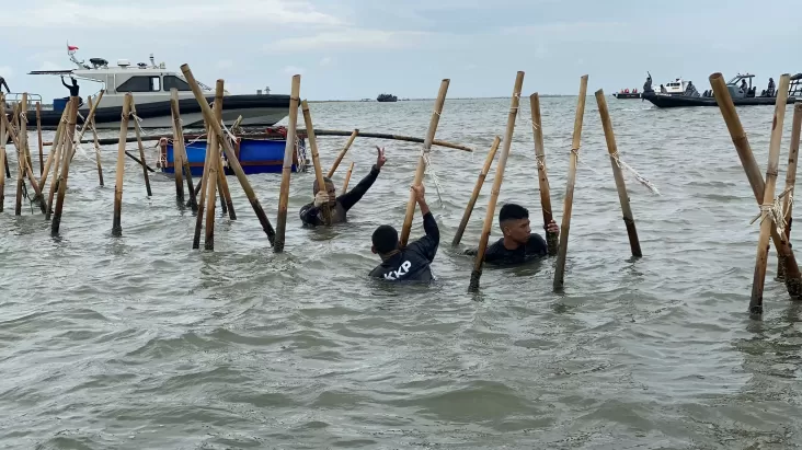 HGB Pagar Laut Hanyut, Siapa Tersangkut? di tempat tempat The Prime Show Waktu senja Hal ini adalah Bersama Dhiandra Mugni, Hanya pada iNews