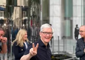 Apple Kepincut DeepSeek? Kecerdasan Buatan Murah Meriah Bikin Tim Cook Melongo