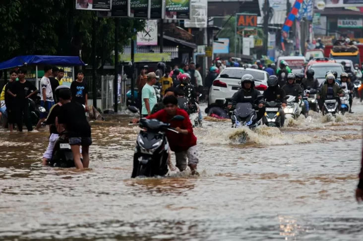 Mobil Habis Terendam Banjir Jangan Langsung Dihidupkan, Ikuti Cara Hal ini