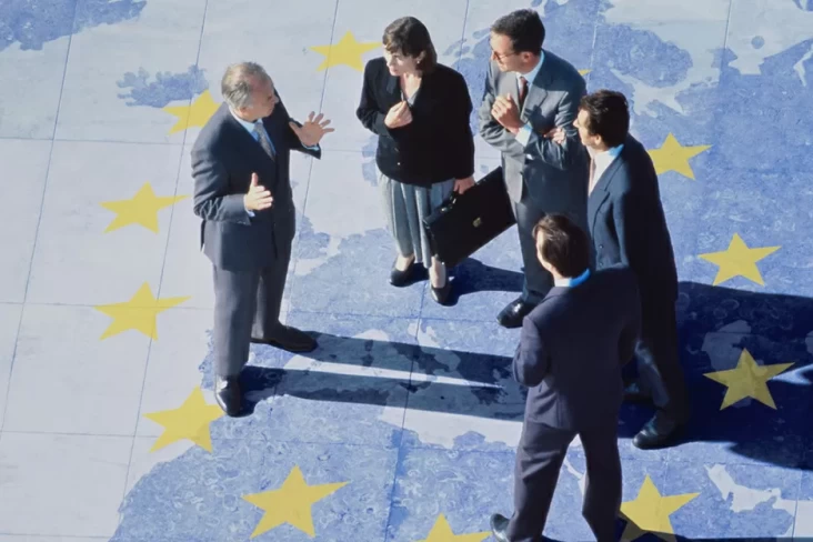 Para Pemimpin Eropa Bersiasat Cairkan Aset Rusia Rp3.307 Billion