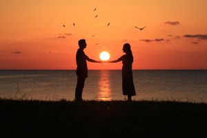 Mengapa Kita Jatuh Cinta pada Orang yang Tidak Suka Kita? Ini Penjelasan Psikologinya!