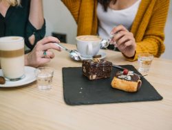 Kafe Penyajian Kue Nusantara di Bandung yang Hangat, Instagramable, dan Harus Dikunjungi