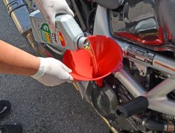 10 Oli Mesin Motor Matic Terbaik untuk Mesin Halus, Responsif, dan Tahan Lama