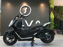 Motor listrik United T1800 Max hadir: desain futuristik, harga mulai Rp19 juta!