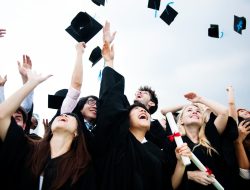 80 Kata-Kata Perpisahan Sekolah yang Mengharukan dan Bikin Nangis