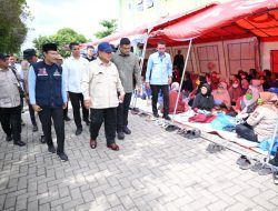 Meninjau Korban Banjir Langkat, Prabowo: Alhamdulillah, Kondisi Sumut Lebih Baik
