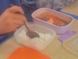 Istriku dan Ayam Sepekan: Rencana Dapur Sederhana, Anak Takluk, Bumi Berseri