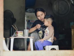 5 tips menjaga kesehatan anak saat banjir