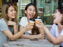 Masih Menggunakan Enam Aspek Kehidupan Secara Offline? Psikologi Bilang Ini Bermanfaat untuk Hubungan Nyata