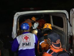 Kronologi dua polisi tewas dalam evakuasi longsor Cisarua Jabar