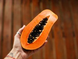 7 cara simpan pepaya segar di kulkas