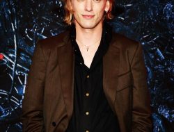 Profil Jamie Campbell Bower, Pemeran Vecna di ‘Stranger Things’