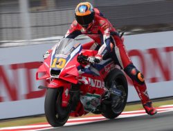 Pembalap MotoGP Tinggi Tidak Beruntung