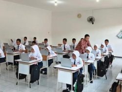 Kehidupan Sekolah Menengah Pertama 14 Kota Batu dengan 149 Siswa dalam 6 Kelas