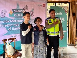 Bahaya Merokok Saat Berkendara: Dari Keluhan hingga Gugatan ke MK