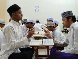 Santri Tunarungu Membaca Alquran dengan Bahasa Isyarat di Ponpes Sleman