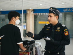 Kongkaligong Pejabat Bea Cukai dan Swasta Bawa Barang KW Tanpa Pemeriksaan