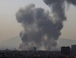 Teheran Meledak, Rupiah Terguncang