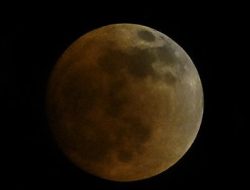 Gerhana Bulan Total Akan Terjadi Besok di Jawa Barat
