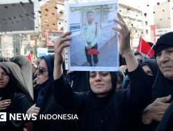 Perundingan Amerika-Iran Macet, Trump Santai Nonton UFC