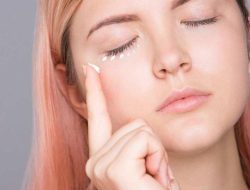 5 cara menghilangkan kantung mata efektif: mulai dari perawatan kulit