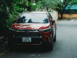 Mobil Hybrid Boleh Pakai Pelat Biru? Ini Aturannya