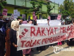 DPRD Jatim Minta Reklamasi Gersik Putih Sumenep Dihentikan, Warga Menolak